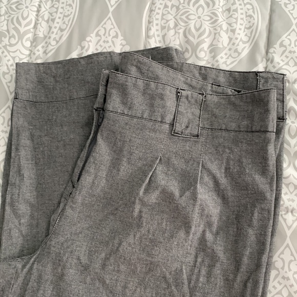 Style and Co grey crop pants. - Picture 4 of 4